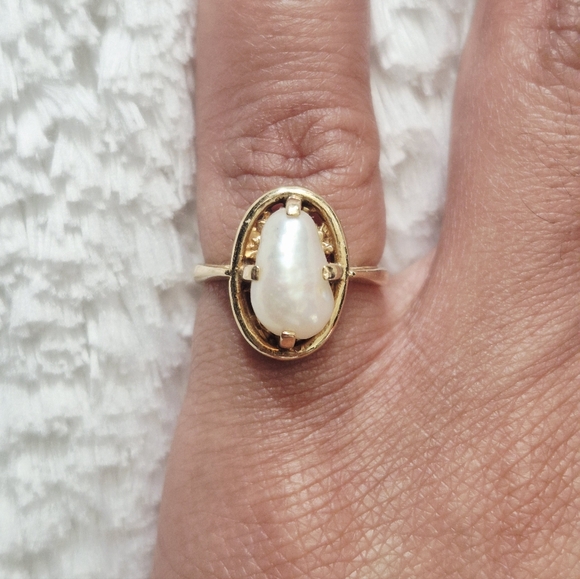 Vintage 14k Yellow Gold Baroque Freshwater Pearl Ring